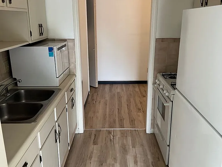 1002 E Harding Dr #304 — Photo 7