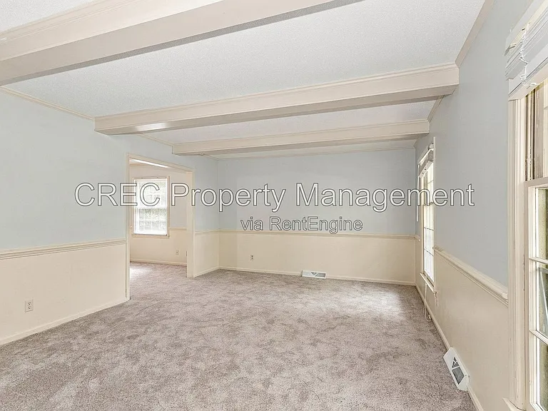 321 Shaftesbury Ln — Photo 31