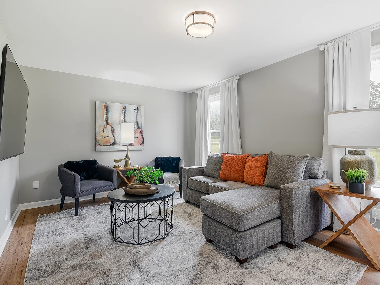 3 bed, 1200 sqft, $4,490 — Photo 1
