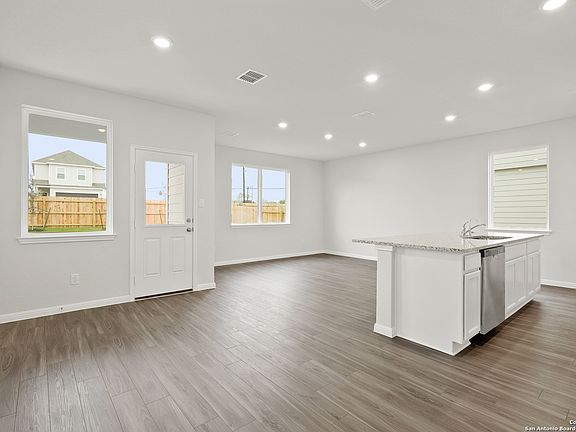 7th image of this home