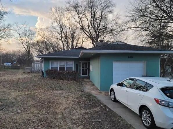 300 W 1st St, Lees Summit, MO 64063