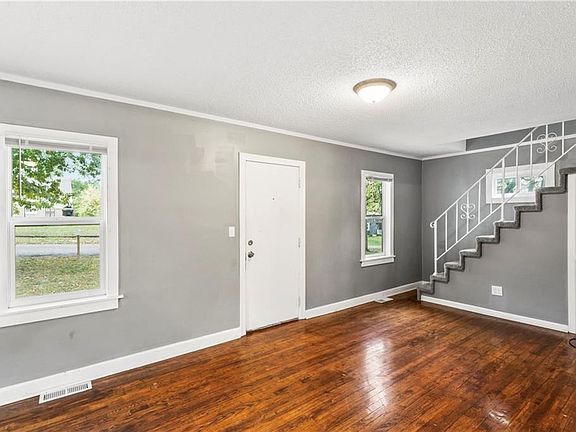 3rd image of 4452 N Walrond Ave