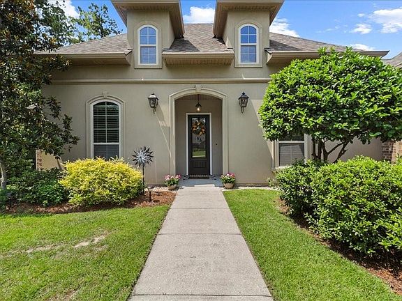 3rd image of 389 Long Lake Dr