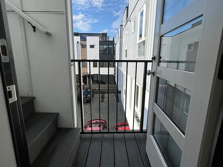 902 NW 56th St #D — Photo 19