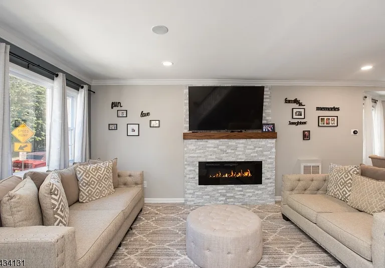 138 Jerome Pl — Photo 6
