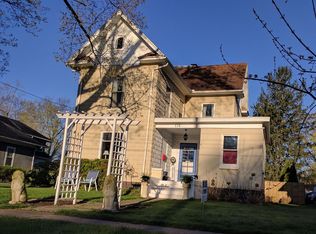 116 S Detroit St, Buchanan, MI 49107