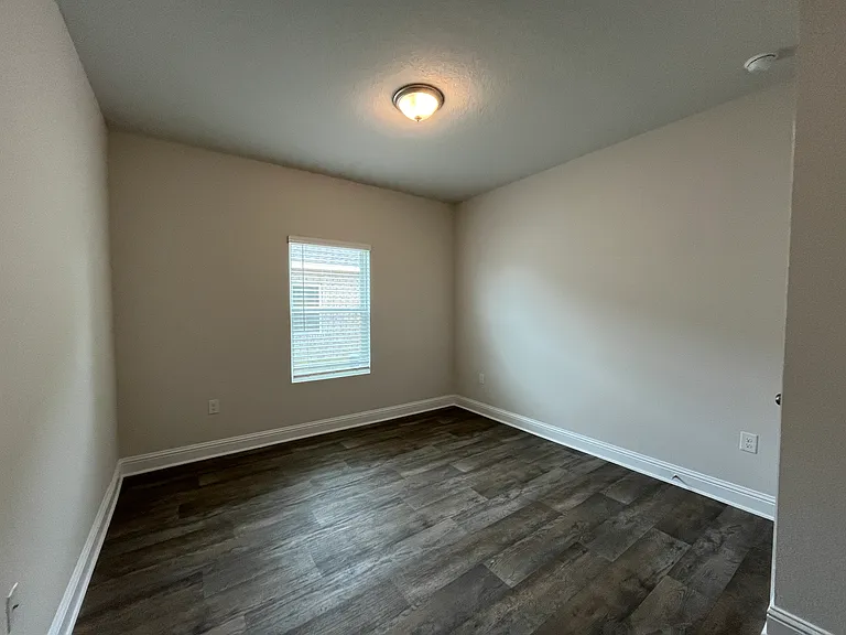 14920 Dayton Cir — Photo 8
