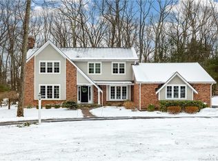 39 Briar Hill Rd, Avon, CT 06001