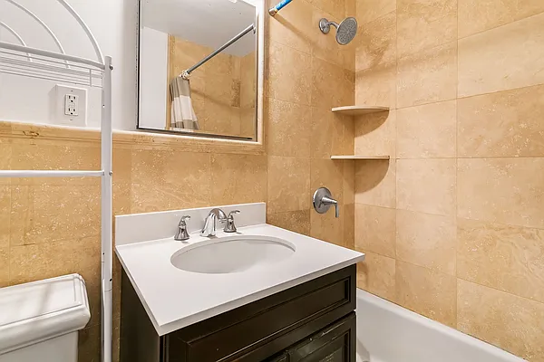 Rented by Compass | media 14