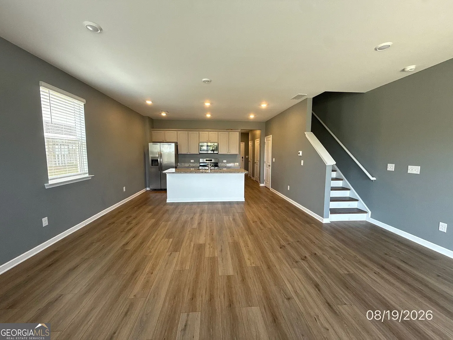 3 bed, 2.5 bath, 1552 sqft, $1,975 — Photo 2