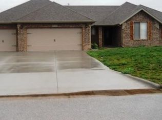 4516 W Somerset Dr, Brookline, MO 65619