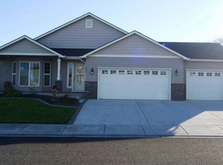 4004 Valencia Dr, Pasco, WA 99301