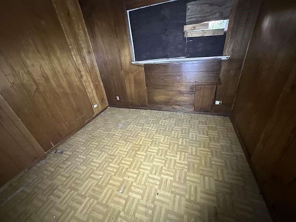 5th image of 4146 Tamarak Dr