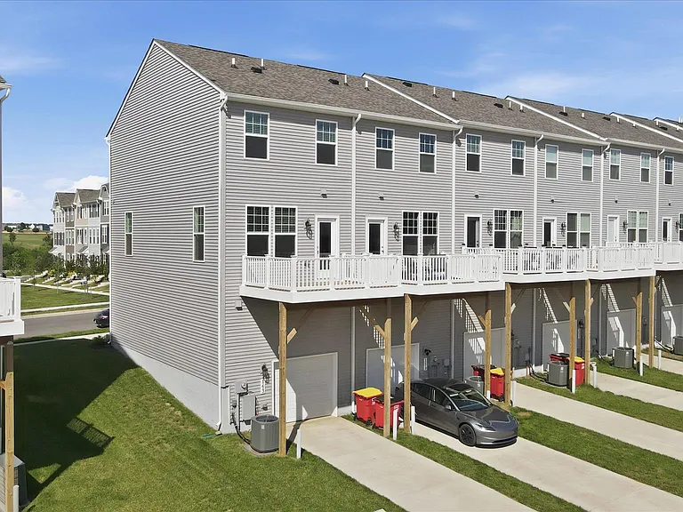 163 Anthem St — Photo 31
