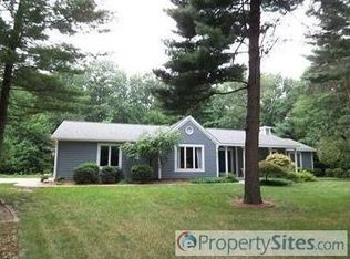 15751 Vineyard Dr, Spring Lake, MI 49456