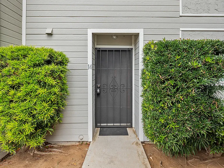 4624 W Point Loma Blvd #14 — Photo 2