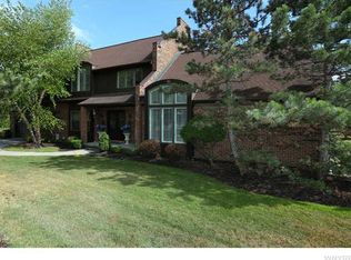 10 Hidden Ridge Cmn, Buffalo, NY 14221