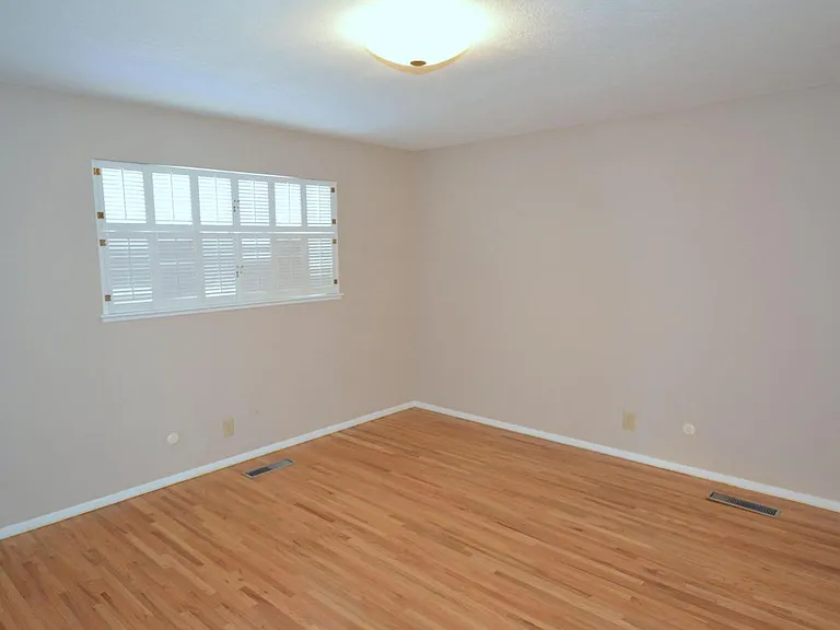 3004 Utah St NE — Photo 12