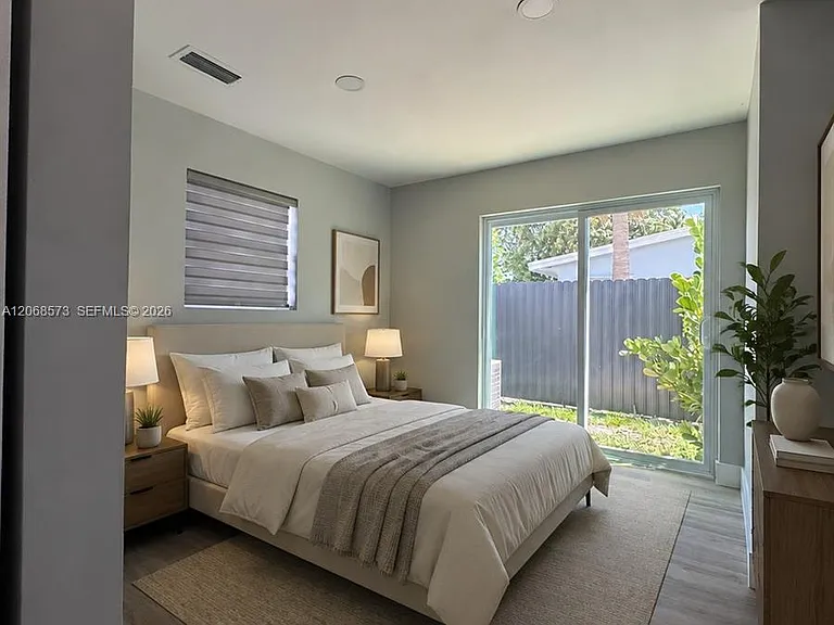 2865 NE 13th Ave — Photo 9