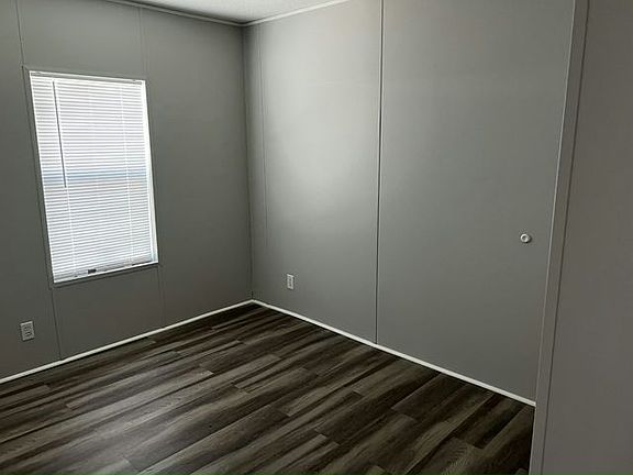 4th image of 214 Elm Ln #110
