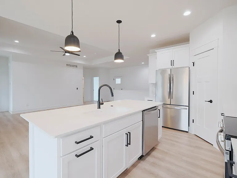 8620 S 50th Ct — Photo 9