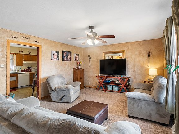 2nd image of 305 N Grande Ave