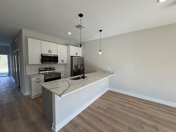 3rd image of 2022 Dorion St