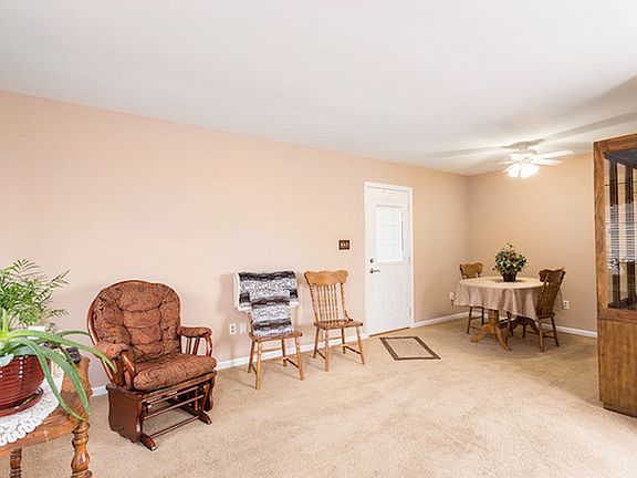 5th image of 4625 Golfview Dr NE