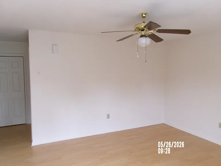 725 9th Ave NE #725 — Photo 3