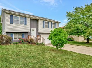 1312 Challis Dr, Bloomington, IL