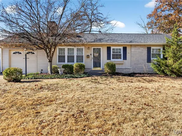 927 Lanyard Ln, Saint Louis, MO 63122