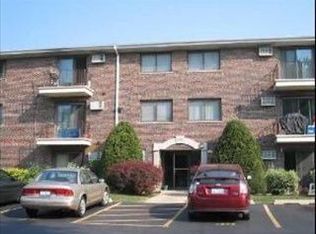 1240 S Lorraine Rd APT 2A, Wheaton, IL 60187