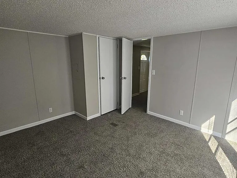 2737 W Washington Ctr #287 — Photo 12