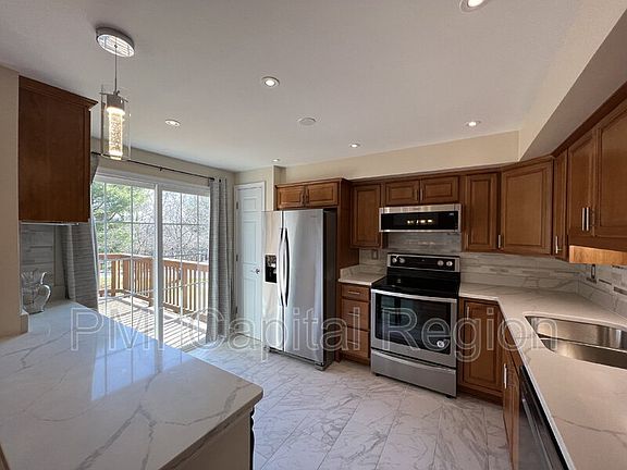 3rd image of 10201 Millstream Dr