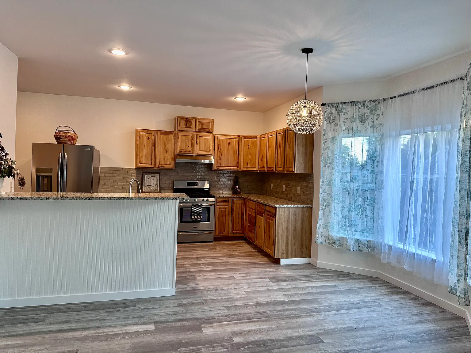 330 S Olympic Ave — Photo 4