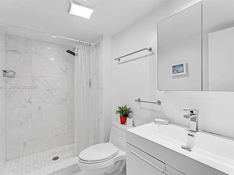 100 Bayview Dr #2007 — Photo 11