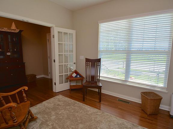 5th image of 6147 Saunders Way