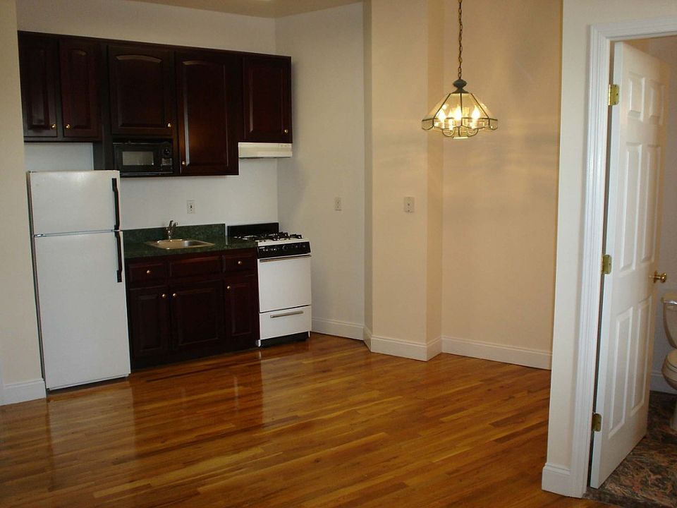 2nd image of 57 Sip Ave APT 8D