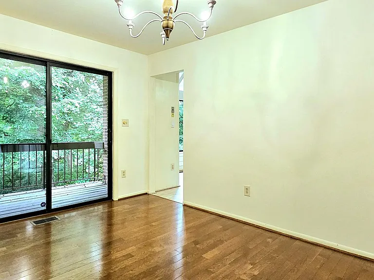 8729 Sheridan Farms Ct — Photo 17