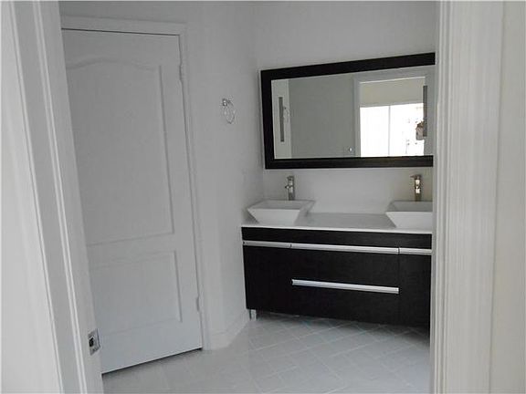 5th image of 11273 NW 50th Ter
