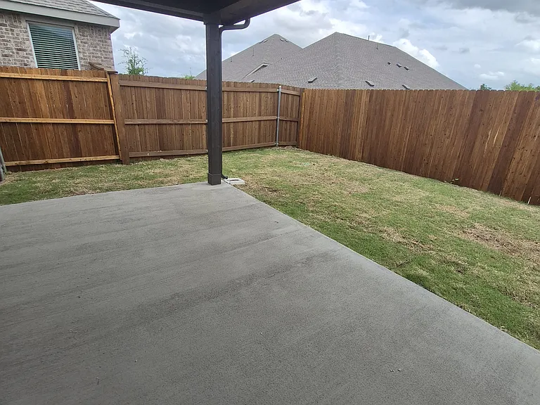 3041 Hollybrook Ln — Photo 8