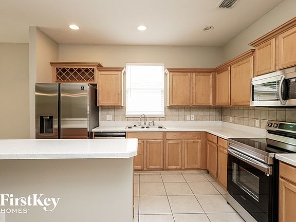 5th image of 10449 Eastpark Woods Dr