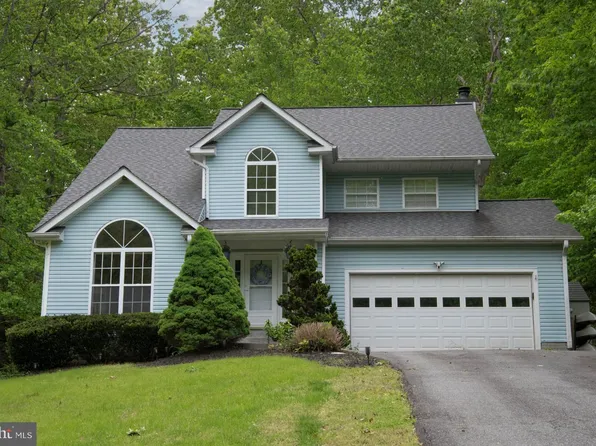 2414 Harpoon Dr, Stafford, VA 22554