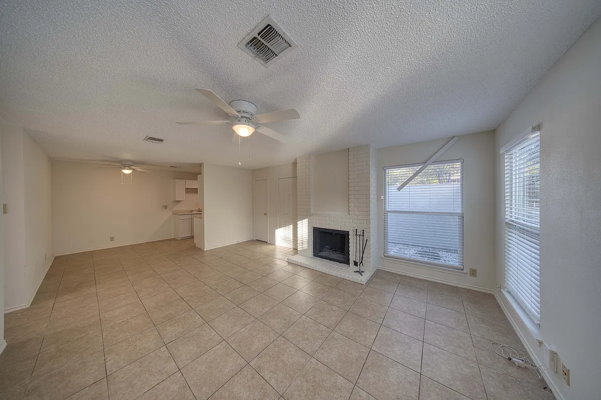 Building Photo - 11146 El Sendero St