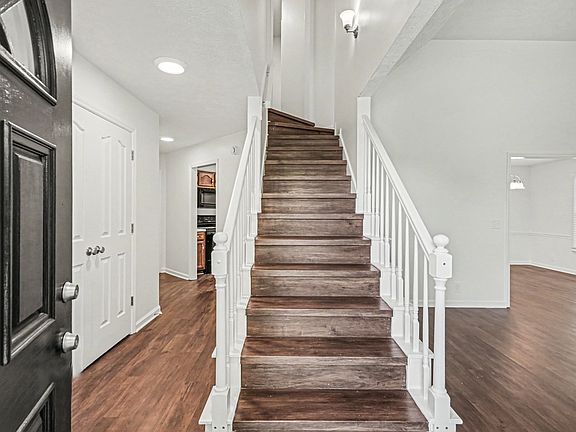 2nd image of 413 Saint Francis Ave