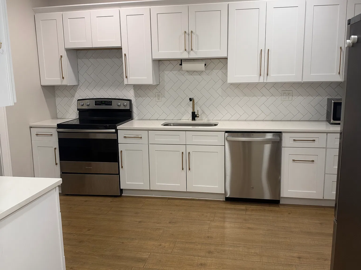 3 bed, 1800 sqft, $1,895 — Photo 2