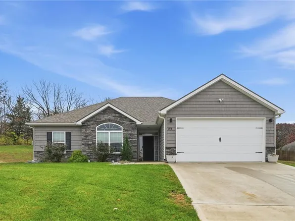 484 Olive Ct, Warrensburg, MO 64093