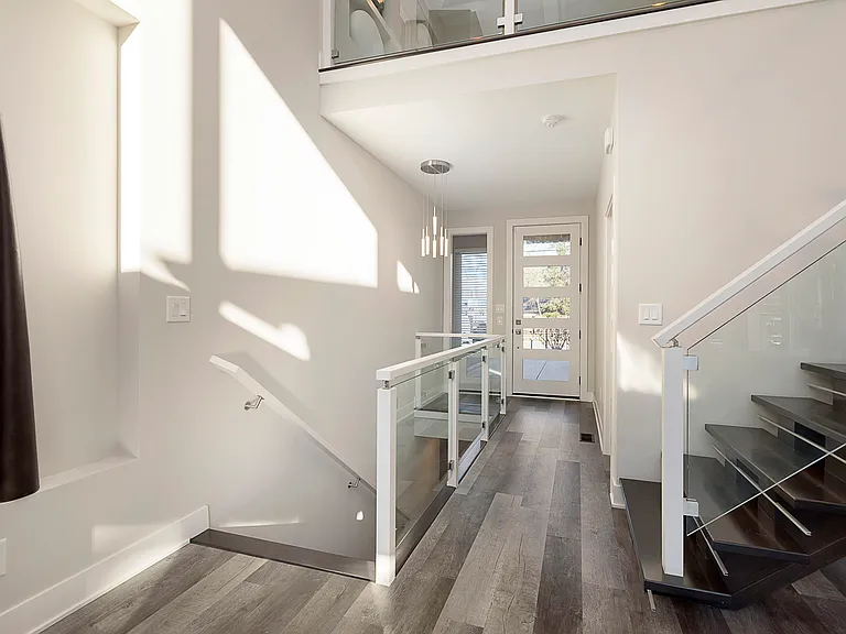 429 W 86th St — Photo 16