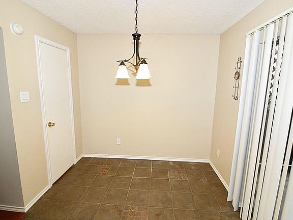 4th image of 3820 Landmark Dr