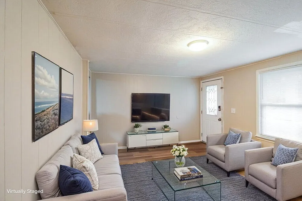 3 bed, 1.5 bath, 1248 sqft, $1,535 — Photo 3